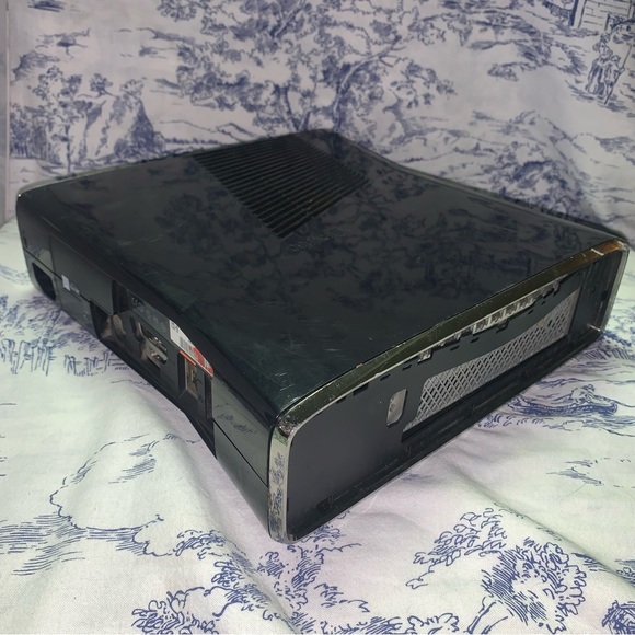 Xbox 360 Console | No HDD | In Box | With Kinect and Cords | Not Complete | - Picture 8 of 12